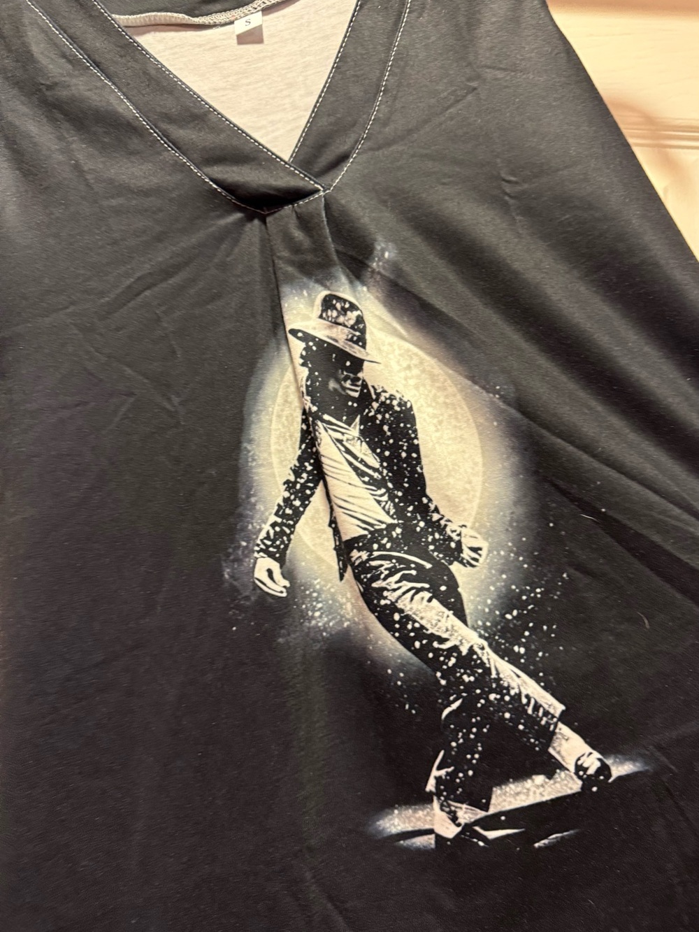 Women's Black Graphic V-Neck Tank Top